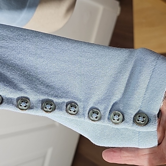 J.MCLAUGHLIN, lightweight sweater.  Blue size is nosmall to‎ medium. - Picture 4 of 9